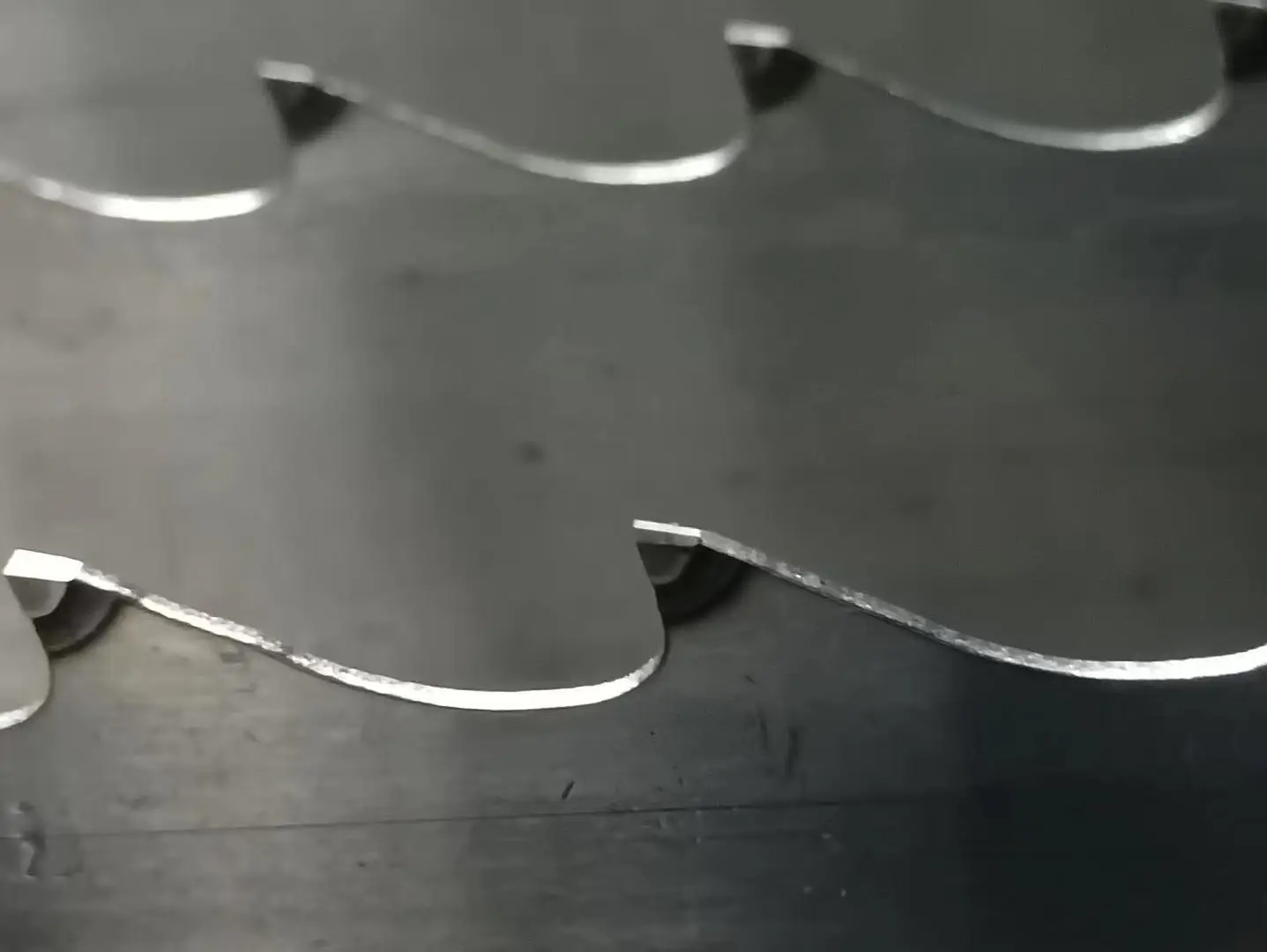 Tiras de acero tratadas térmicamente