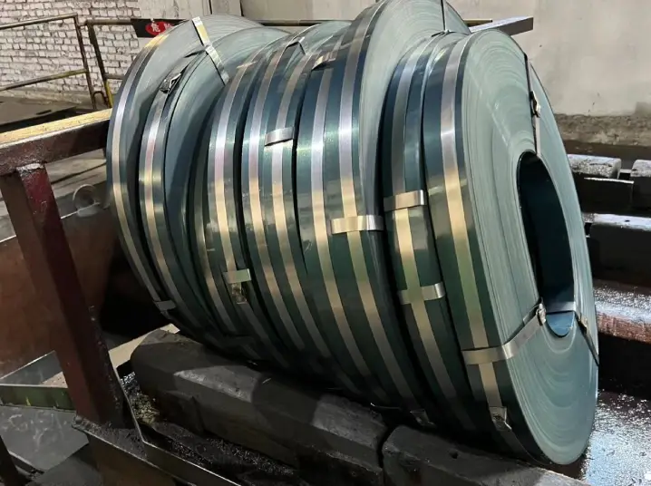 Tiras de acero tratadas térmicamente